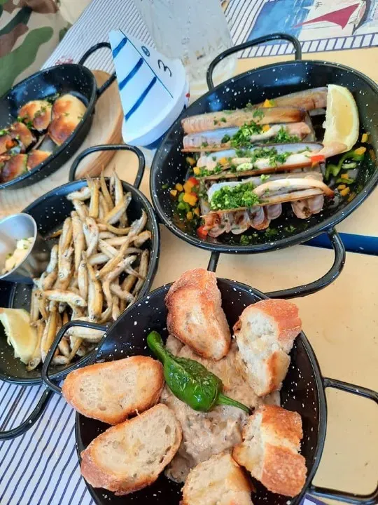 Restaurant bord de mer près de Sainte-Marie-la-Mer